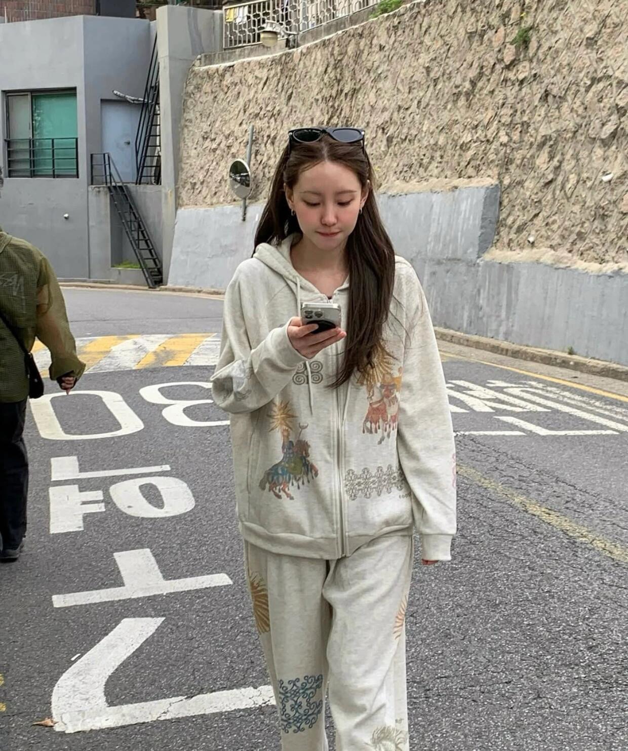 Jennie Collaborated Streetwear - огляд і ціна Streetwear Brand Collaborations
